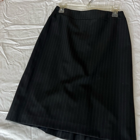 ANTONIO MELANI Dresses & Skirts - Antonio Melani straight striped pencil skirt knee length office career